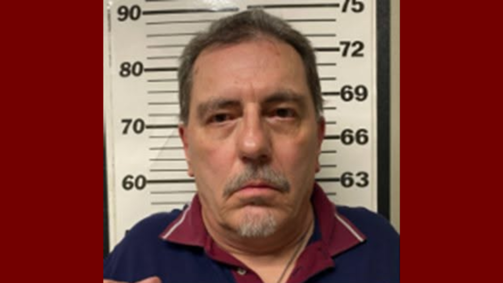 Buscan a agresor sexual de menores por violar términos de su libertad condicional en Albuquerque