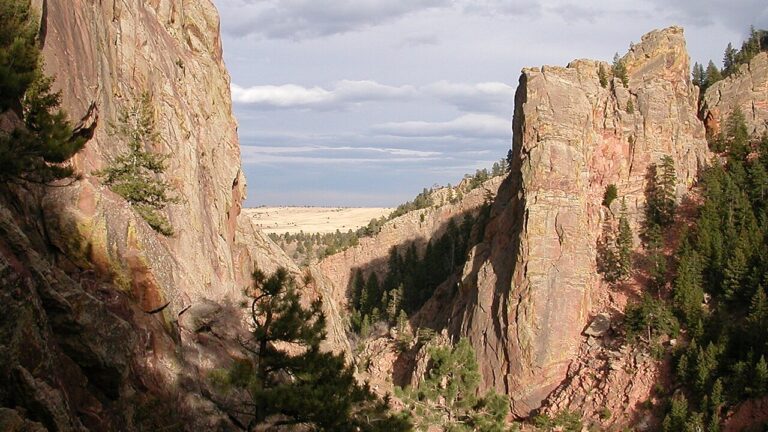 Rescate en Colorado: escalador sobrevive a caída de 90 pies en Eldorado Canyon