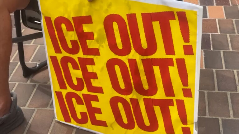Protestan en San Diego contra operativos de ICE y prácticas de detención