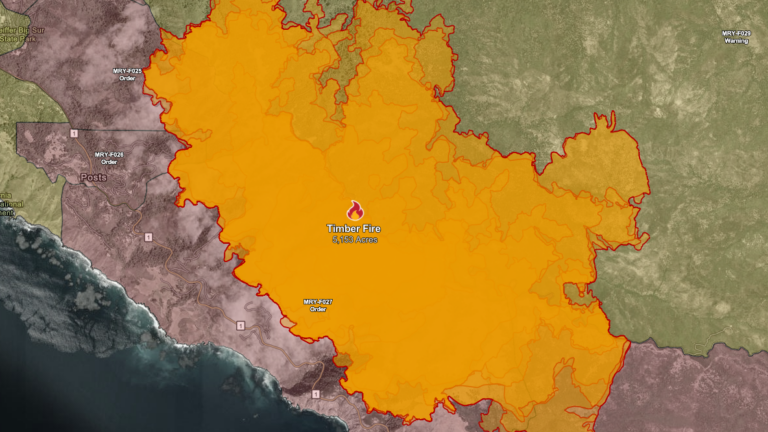 Incendio Timber alcanza 5,153 acres y aumenta a 17% su contención en Monterey