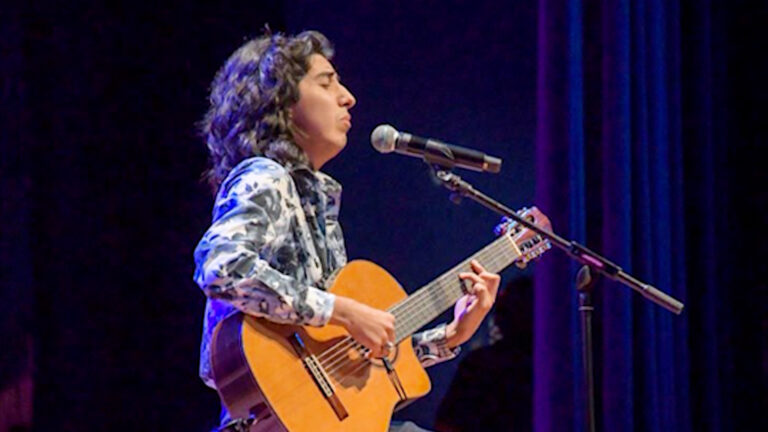 Noche Bohemia reúne a más de 1,200 personas en celebración de música y cultura en Salinas
