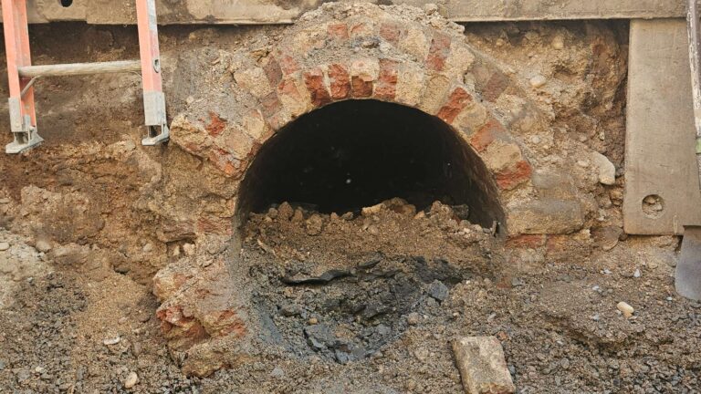 Antiguo alcantarillado provocó $18 millones en costos adicionales en renovación de 16th Street
