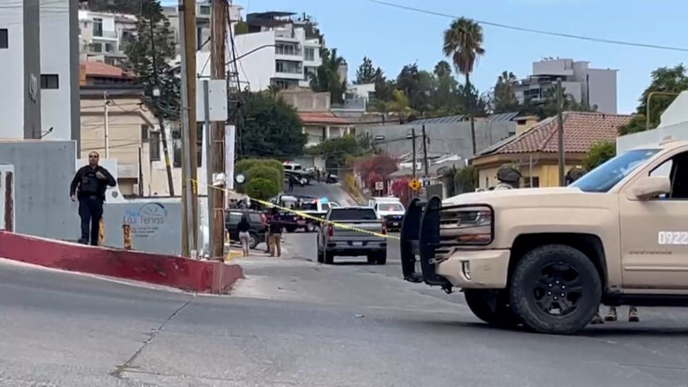 Encuentran sexto cuerpo de la semana dentro de la cajuela de un vehículo abandonado en Tijuana