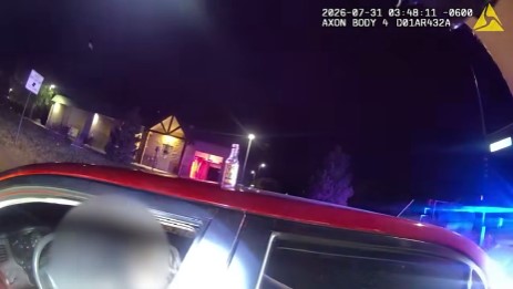 Arresto en Parker: falta de placa delantera termina con conductor detenido por orden judicial pendiente