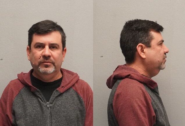 Pastor de Edinburg enfrenta cargos por delitos contra menores
