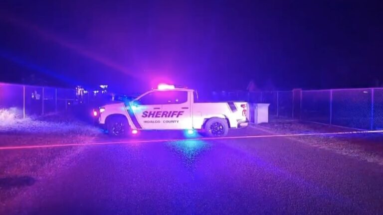 Mujer muere y hombre permanece en estado crítico tras tiroteo en Mission