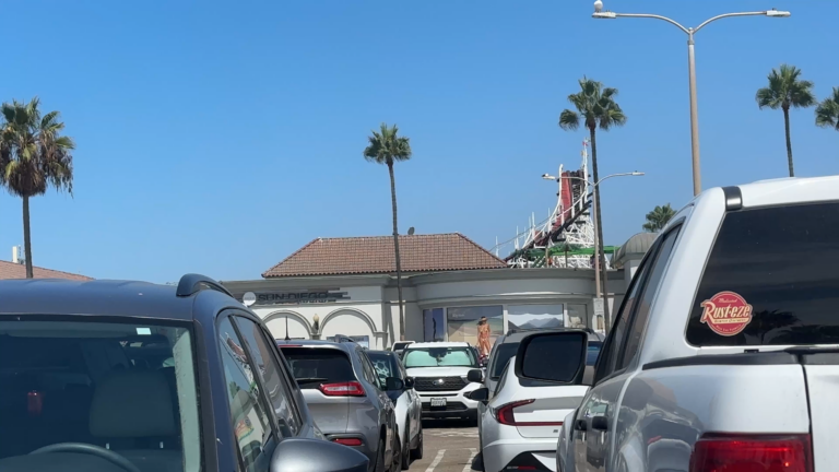 Avanza propuesta para mantener estacionamiento gratuito en playas de San Diego