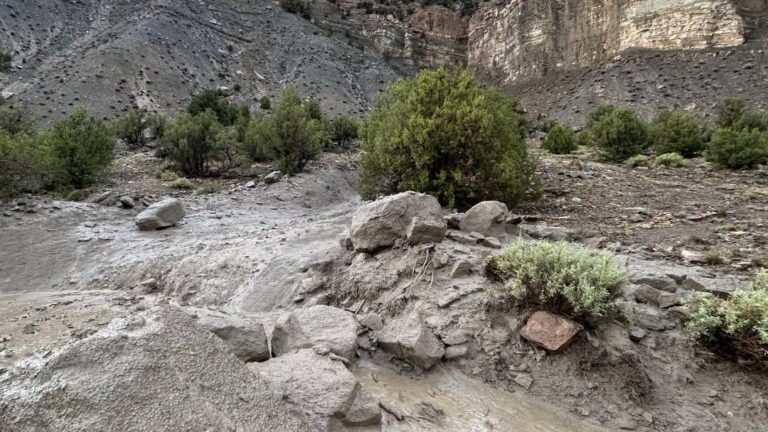 Deslizamiento de tierra: reabren carreteras afectadas en Eagle County