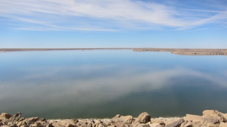 Aguas residuales: 4.2 millones de galones avanzan hacia embalse de Colorado