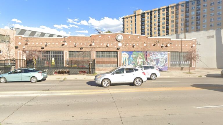 Club nocturno en Denver reabrirá con nuevo nombre tras acusación de agresión sexual