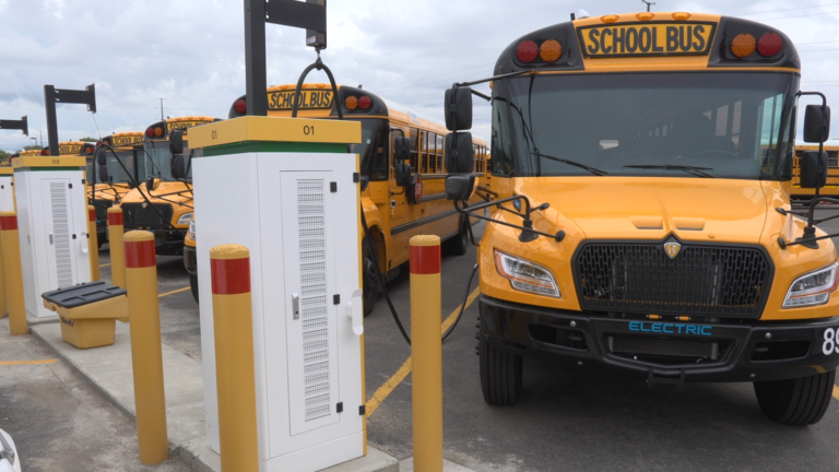 Jeffco Public Schools incorpora seis autobuses escolares eléctricos a su flota
