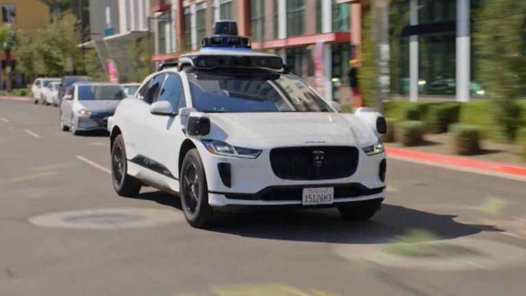 Waymo inicia hoy operaciones de vehículos autónomos en San Diego