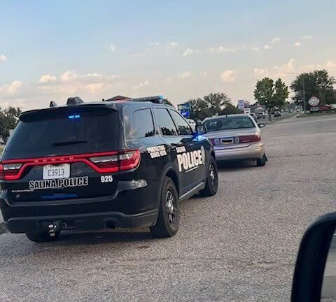 Conductor es detenido a 37 mph en zona escolar de 20 mph en Kansas; policía pide reducir la velocidad