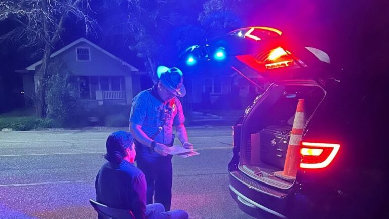 Kansas aumenta vigilancia en carreteras: más patrulleros buscarán conductores bajo los efectos del alcohol