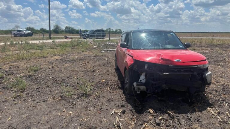 Accidente de un solo vehículo deja a conductor sin lesiones graves