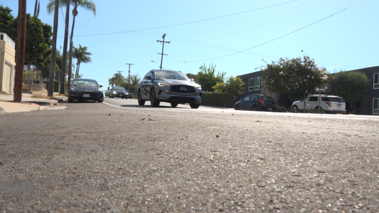 Residentes piden medidas de seguridad vial en Division Street, entre San Diego y National City