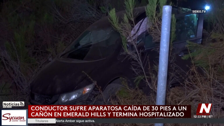 Vehículo cae 30 pies a un cañón tras accidente en Emerald Hills