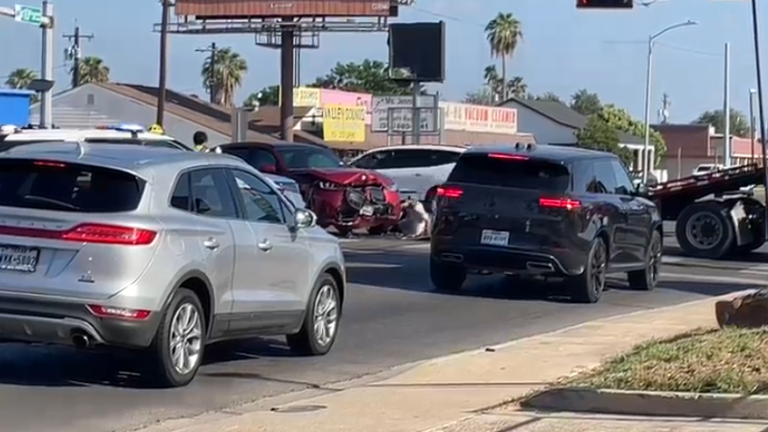 Accidente de dos vehículos deja un conductor con lesiones menores en McAllen