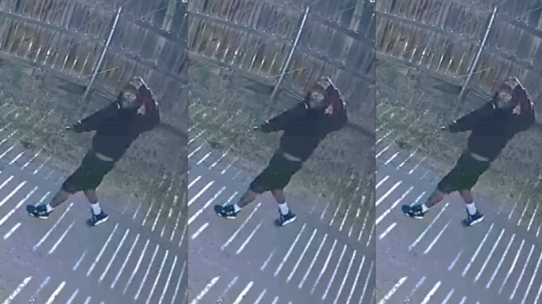 Sorprende a un hombre desconocido en su recámara y el sospechoso huye