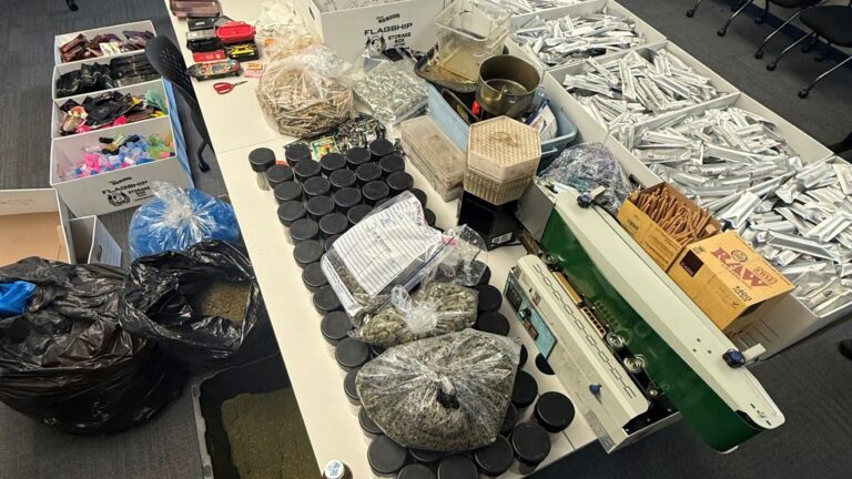 Seis personas arrestadas tras decomiso de casi 100 libras de marihuana y $135,000 en Norwalk
