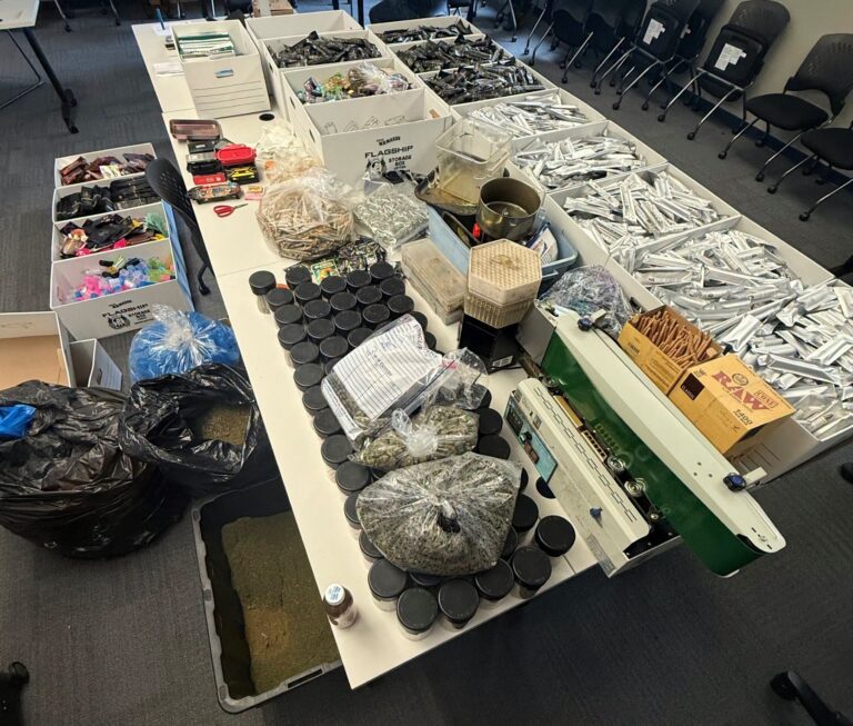 Seis personas arrestadas tras decomiso de casi 100 libras de marihuana y $135,000 en Norwalk