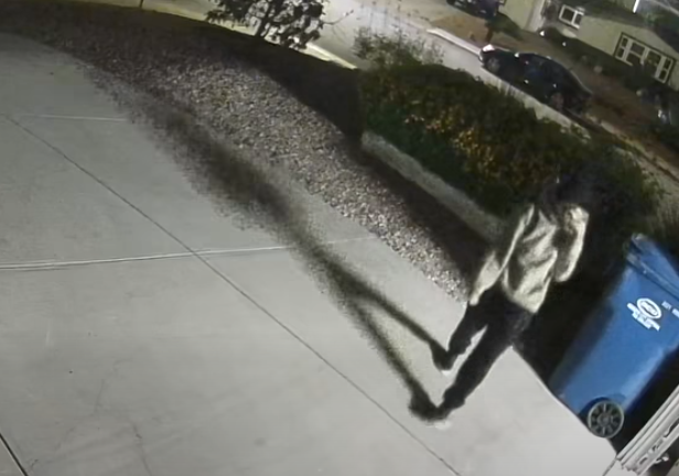 Robo de bicicletas en Boulder City: la policía busca la ayuda del público tras el hurto de dos unidades en una vivienda