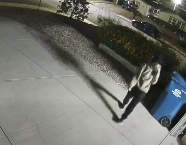 Robo de bicicletas en Boulder City: la policía busca la ayuda del público tras el hurto de dos unidades en una vivienda