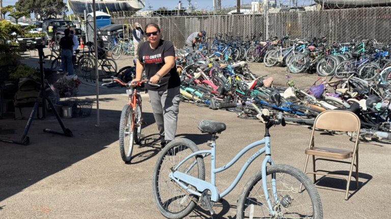 500 bicicletas rescatadas de Burning Man cruzarán a Tijuana para apoyar a comunidades de Baja California