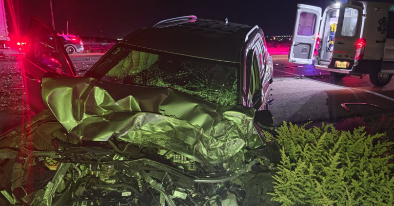 Una persona es transportada en helicóptero tras fuerte accidente con tráiler en Anthony