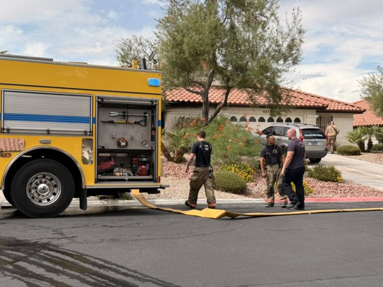 Incendio devastador: 31 bomberos responden a emergencia en residencia de Cherry Stone Court