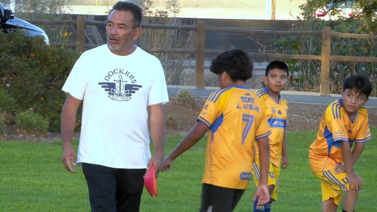 Carlos Martínez impulsa el fútbol infantil gratuito en Escondido y San Marcos desde hace décadas
