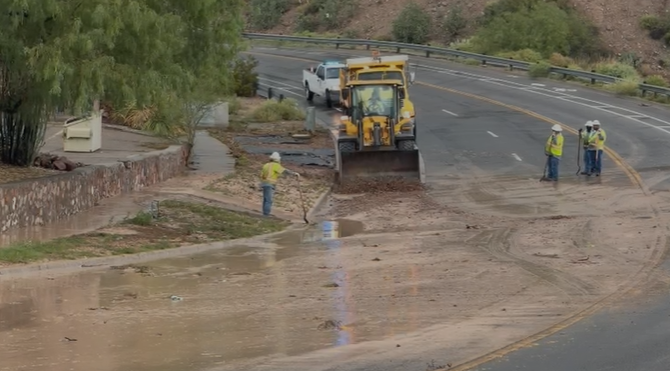 Posible socavón se registra cerca de El Paso High; continúan las lluvias y vigilancia de inundaciones