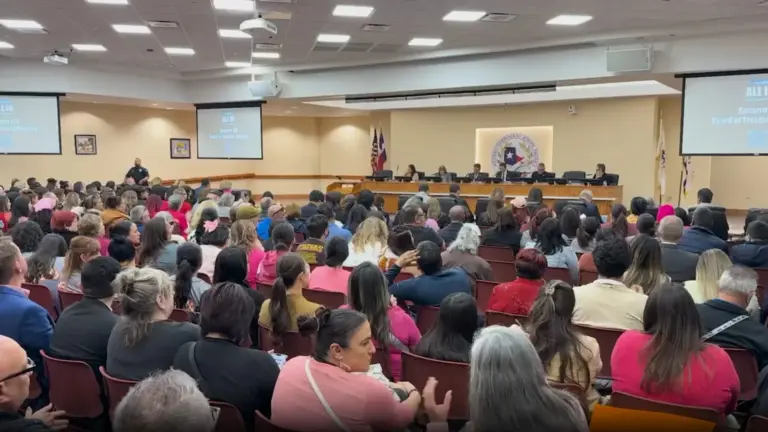 TEA pone fin a la supervisión estatal del Distrito Escolar de Socorro