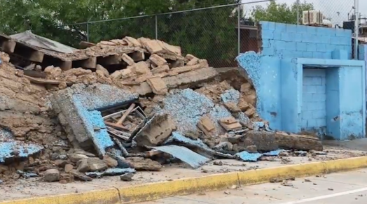 Dos salones de la Escuela Primaria Lázaro Cardenas en Juárez colapsaron por las fuertes lluvias