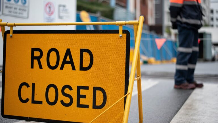 Tráfico en Las Vegas sufre cierres continuos y reducción de carriles por la Fórmula 1