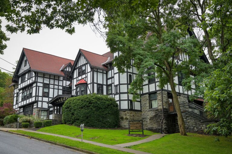 Las claves de la demanda y la investigación de la presunta violación en grupo en la Universidad de Cornell
