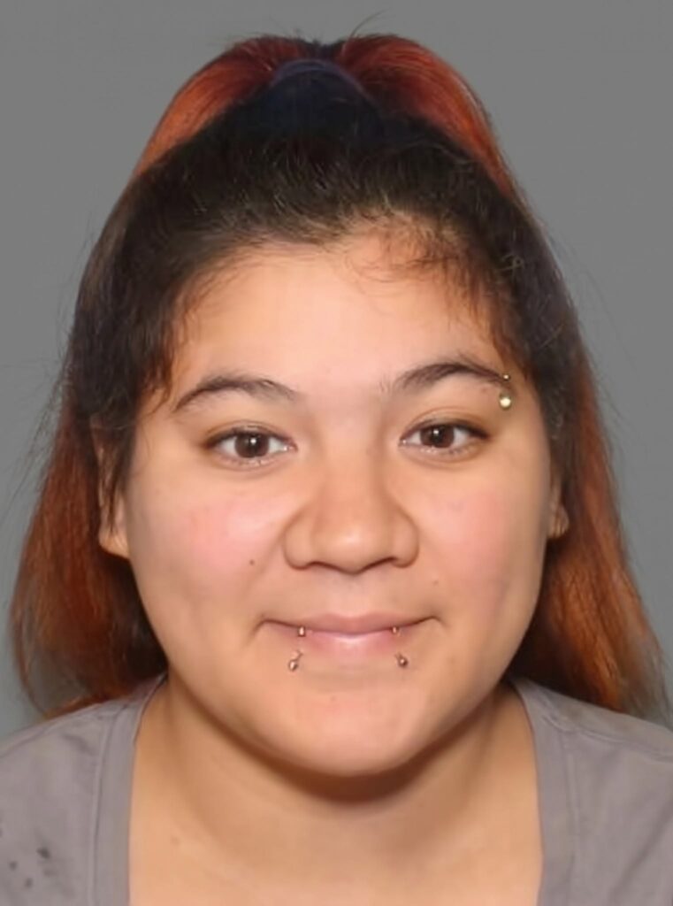 Buscan a mujer con orden de arresto en San Patricio County