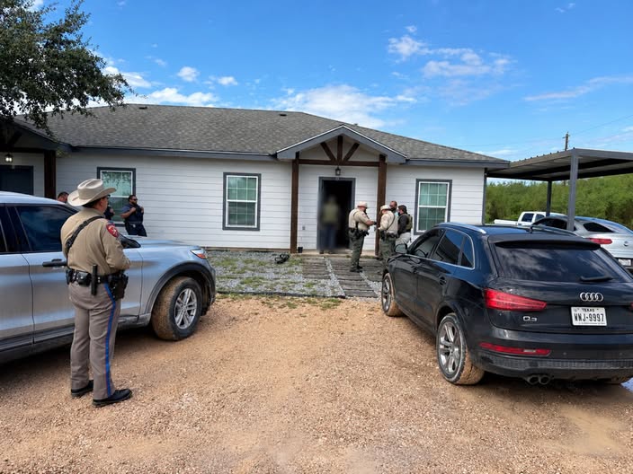 Detienen a sujeto buscado durante operativo de alguaciles en Sebastian