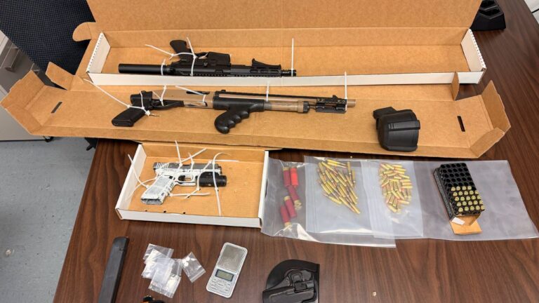 Policía Estatal de Nuevo México arresta a menor de 16 años vinculado a tiroteos en Roswell y Artesia