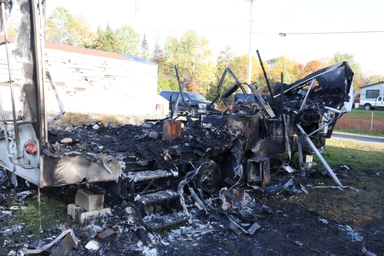 Hombre enfrenta cargos por provocar dos incendios en Medway y Woodville