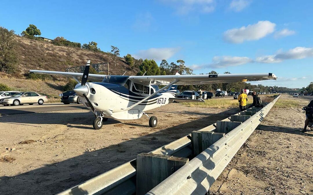 Aeronave realiza aterrizaje de emergencia sobre la Interestatal 15
